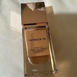 Patrick Ta Major Skin hydra-luxe luminous skin Foundation- 7 peachy neutral